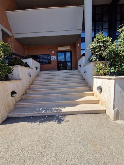 Terrazza A Nettuno E Chiesa Giubilare Santa Maria Goretti Buitenkant foto