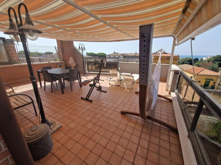 Terrazza A Nettuno E Chiesa Giubilare Santa Maria Goretti Buitenkant foto